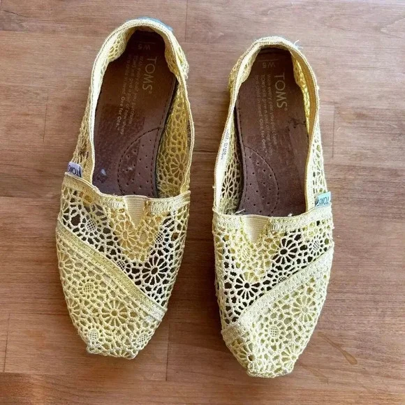 Yellow embroidered eyelet Tom’s girls women’s 5 - Picture 1 of 7
